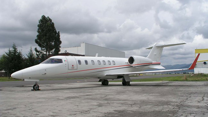 Learjet 40XR Jet Exterior